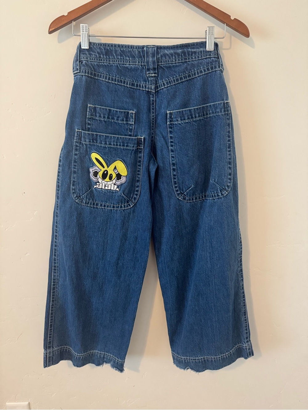 Vintage Graphic Back-Pocket Men’s Jeans - Blue with Yellow Patch